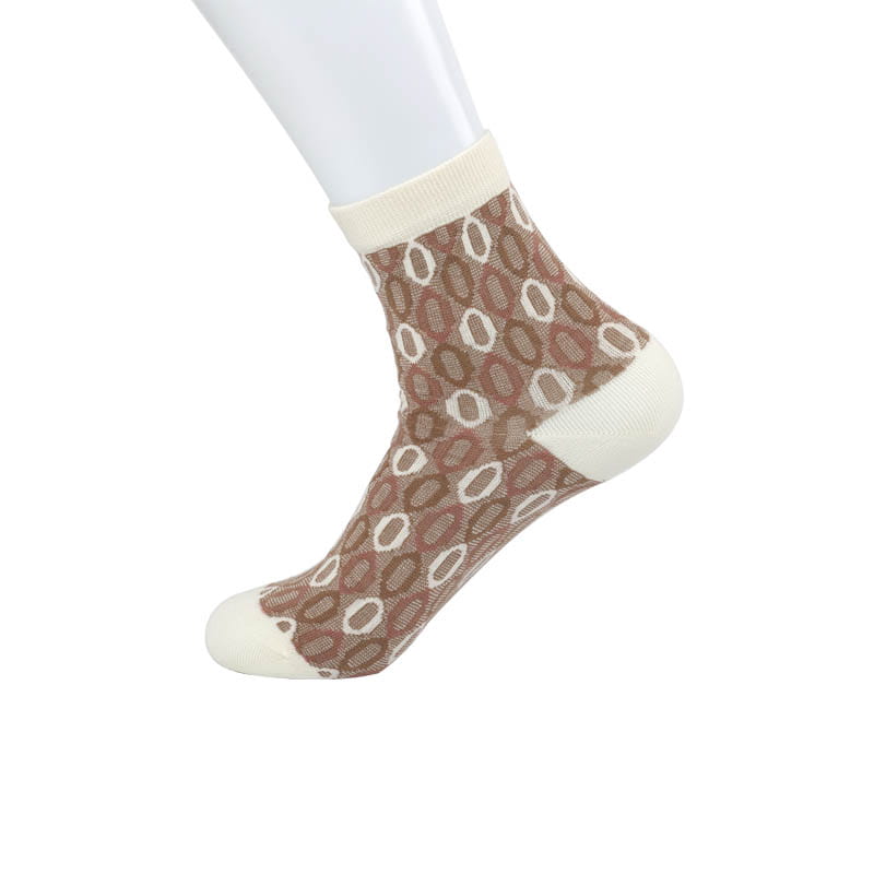 Version coréenne des chaussettes élégantes et confortables en coton peigné doux pour femmes sauvages d'automne et d'hiver