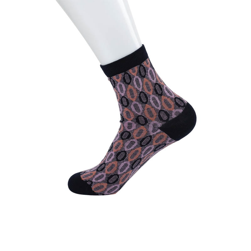 Version coréenne des chaussettes élégantes et confortables en coton peigné doux pour femmes sauvages d'automne et d'hiver