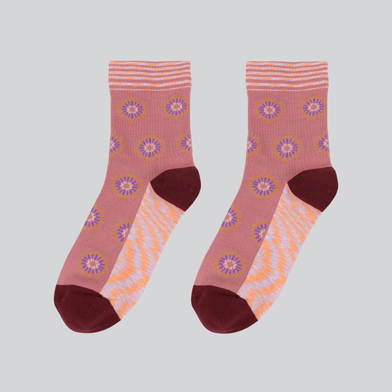 Chaussettes mignonnes à motifs de fleurs pour femmes, en coton imprimé artistique, personnalité créative et colorée, automne hiver