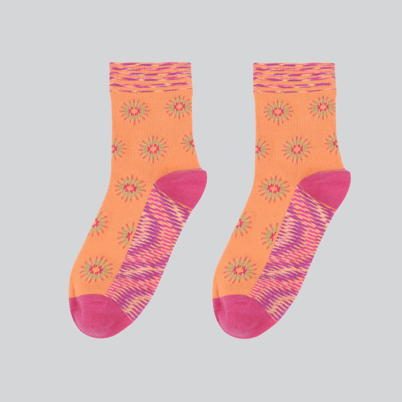 Chaussettes mignonnes à motifs de fleurs pour femmes, en coton imprimé artistique, personnalité créative et colorée, automne hiver