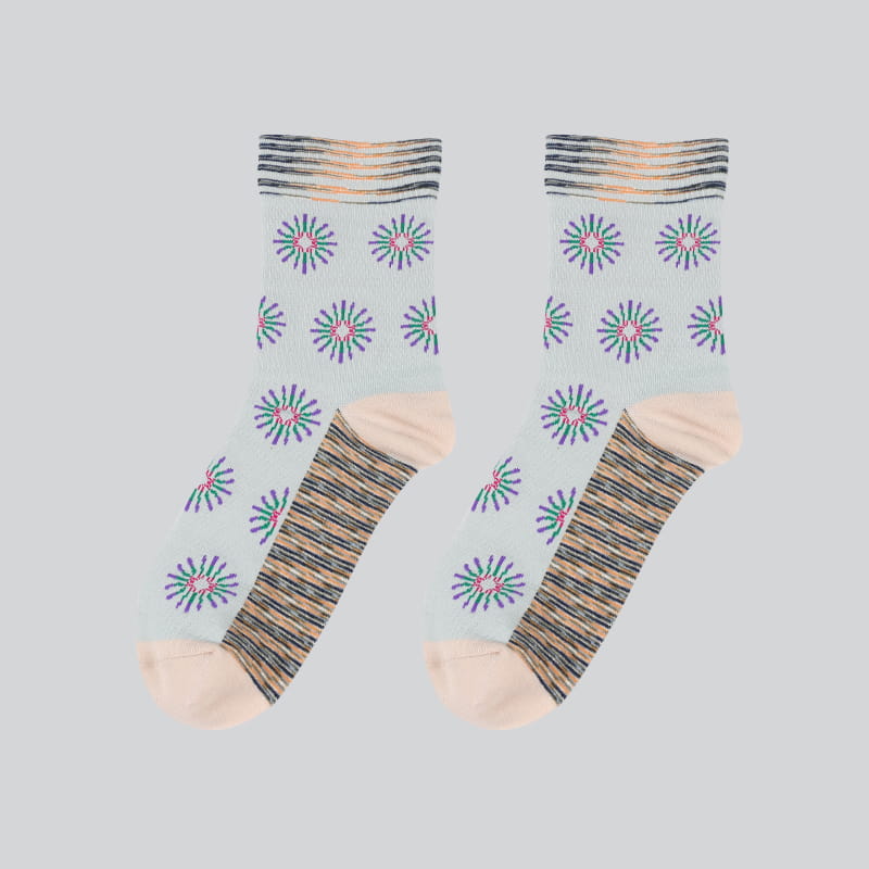 Chaussettes mignonnes à motifs de fleurs pour femmes, en coton imprimé artistique, personnalité créative et colorée, automne hiver