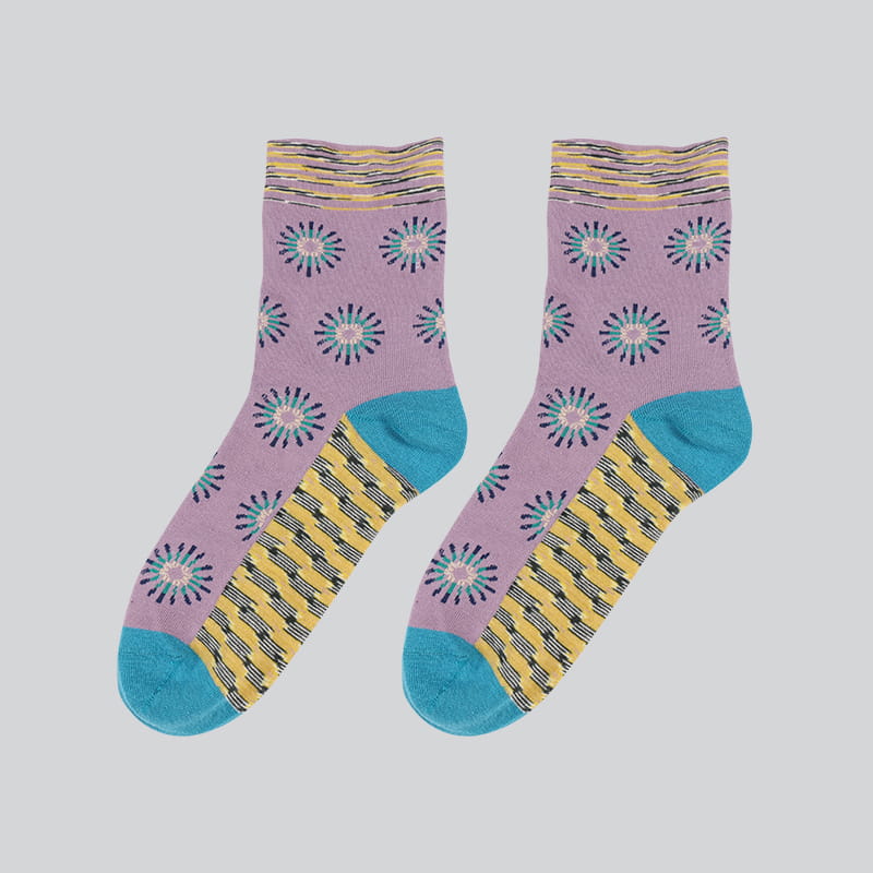 Chaussettes mignonnes à motifs de fleurs pour femmes, en coton imprimé artistique, personnalité créative et colorée, automne hiver