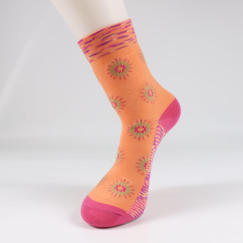 Chaussettes mignonnes à motifs de fleurs pour femmes, en coton imprimé artistique, personnalité créative et colorée, automne hiver