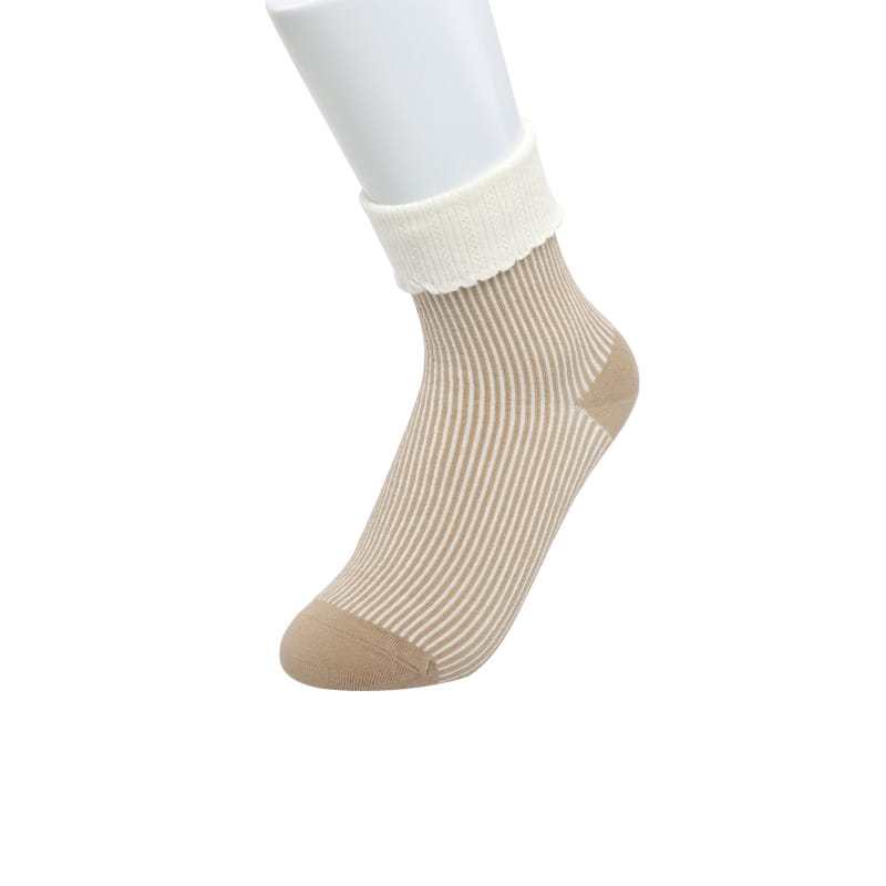 Chaussettes femme en coton peigné doux matelassé à rabats ammoniac fines bandes de fleurs cousues à la main