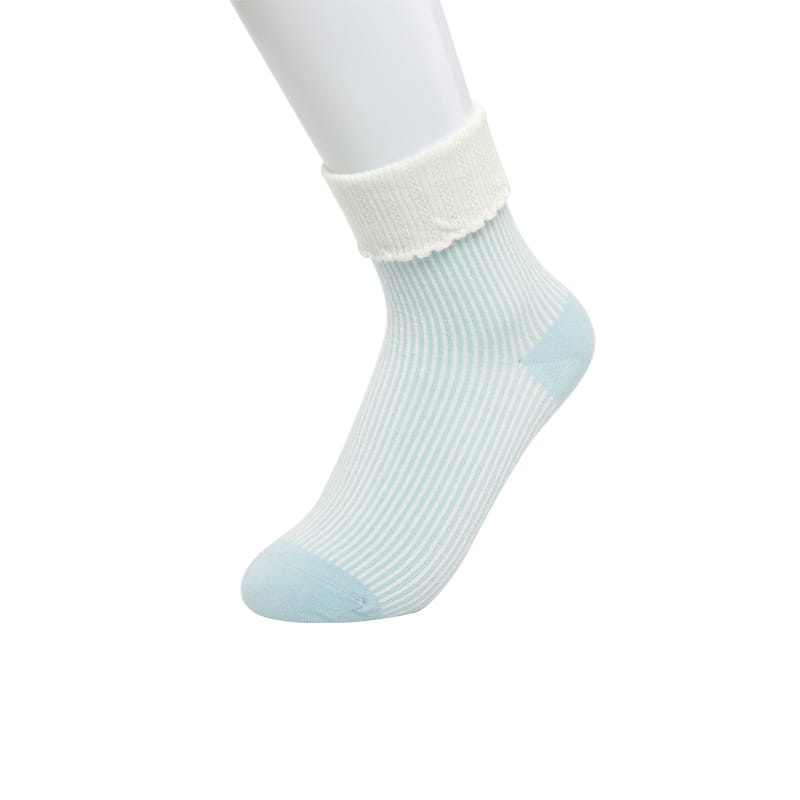 Chaussettes femme en coton peigné doux matelassé à rabats ammoniac fines bandes de fleurs cousues à la main