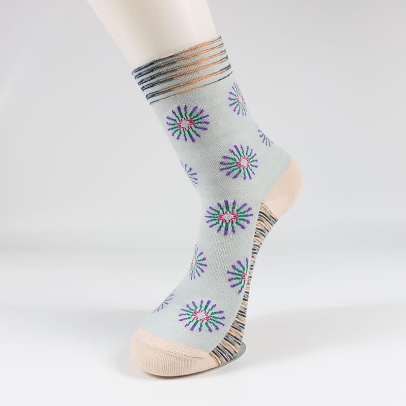 Chaussettes mignonnes à motifs de fleurs pour femmes, en coton imprimé artistique, personnalité créative et colorée, automne hiver