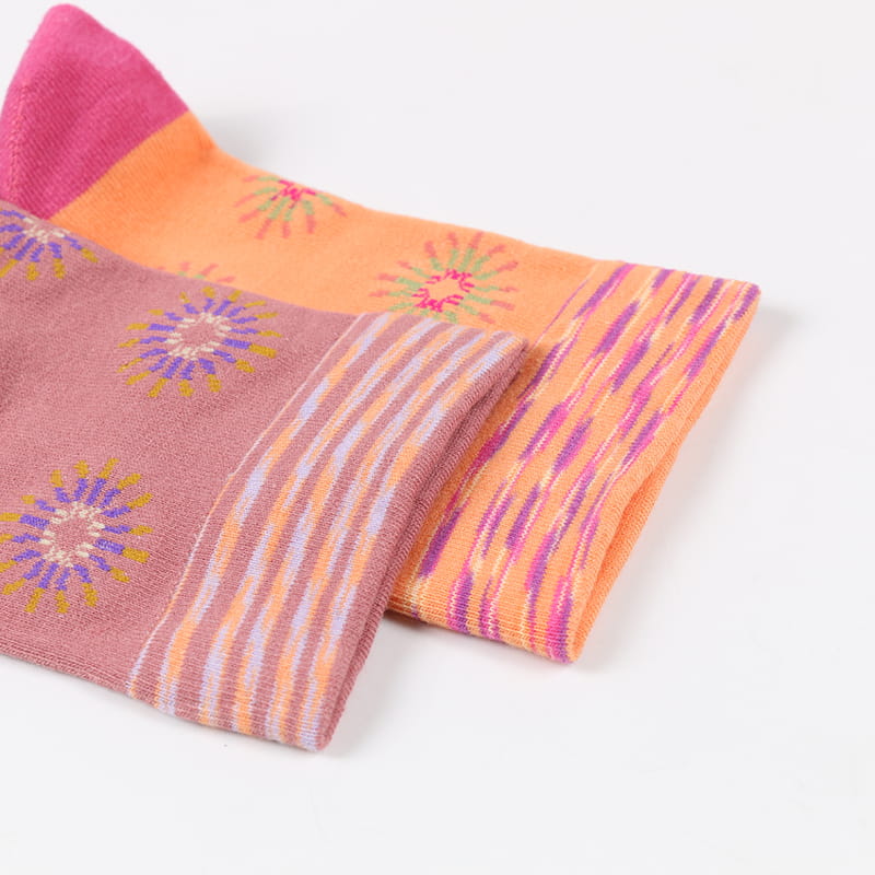 Chaussettes mignonnes à motifs de fleurs pour femmes, en coton imprimé artistique, personnalité créative et colorée, automne hiver