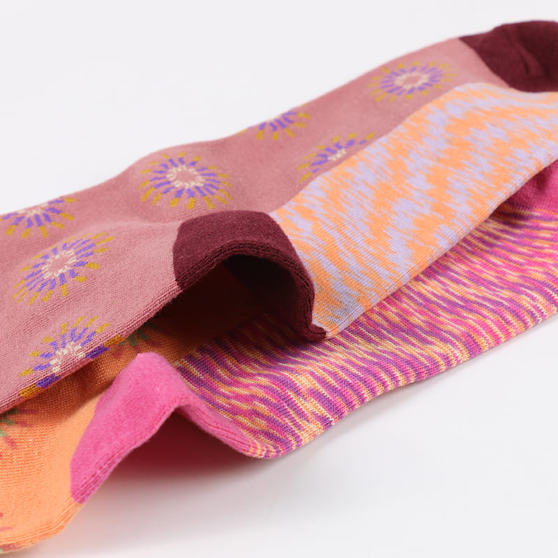 Chaussettes mignonnes à motifs de fleurs pour femmes, en coton imprimé artistique, personnalité créative et colorée, automne hiver