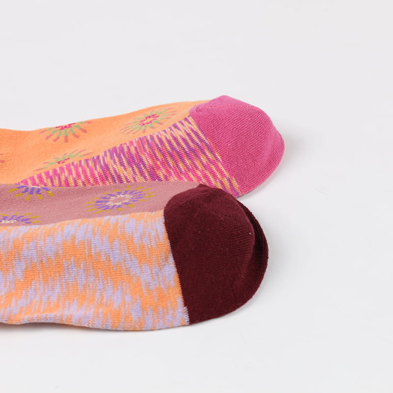 Chaussettes mignonnes à motifs de fleurs pour femmes, en coton imprimé artistique, personnalité créative et colorée, automne hiver