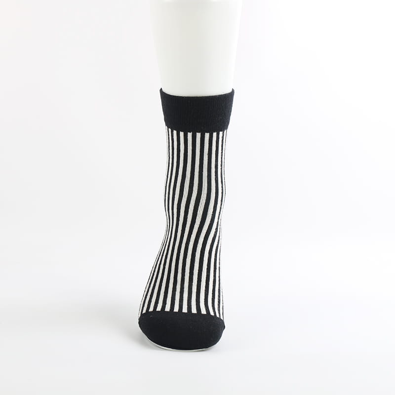 Chaussettes coréennes tricotées en coton peigné pour adultes, vente en gros, à rayures, pour femmes