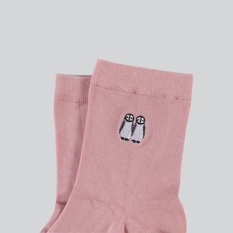 Usine offre spéciale motif mignon broderie Logo femmes robe en tricot chaussettes d'équipage