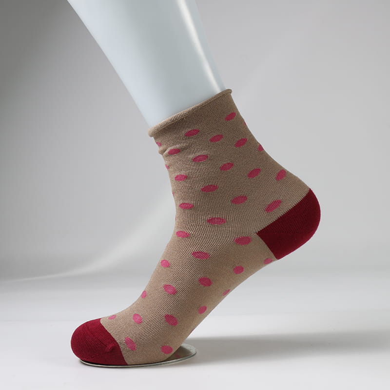 Chaussettes super douces en jacquard de soie filée à pois pour femmes