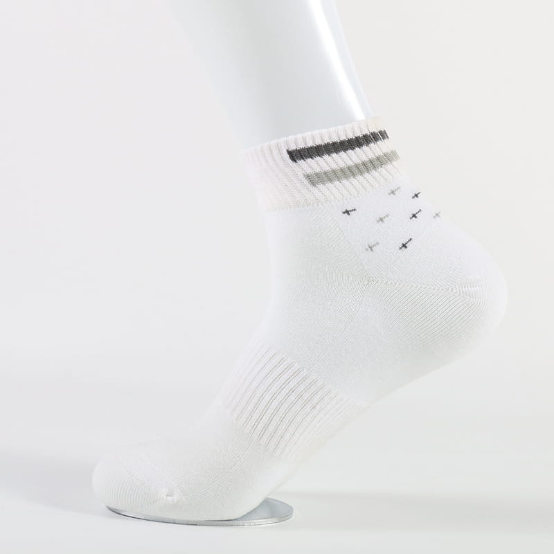 Main respirante de belle qualité reliant les chaussettes pour hommes prêtes à la mode