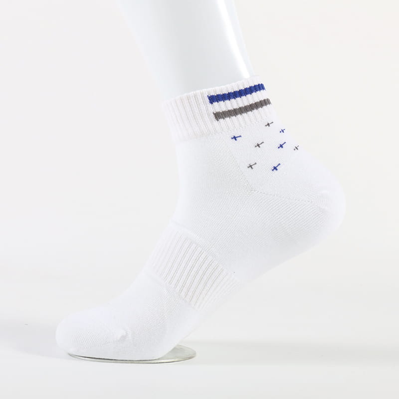 Main respirante de belle qualité reliant les chaussettes pour hommes prêtes à la mode