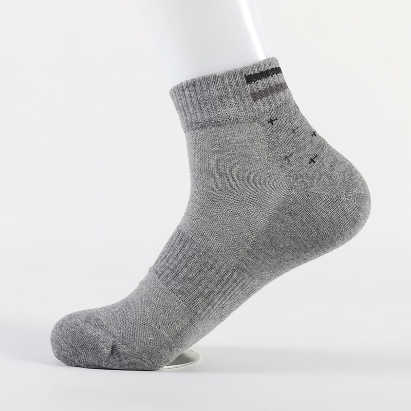 Main respirante de belle qualité reliant les chaussettes pour hommes prêtes à la mode