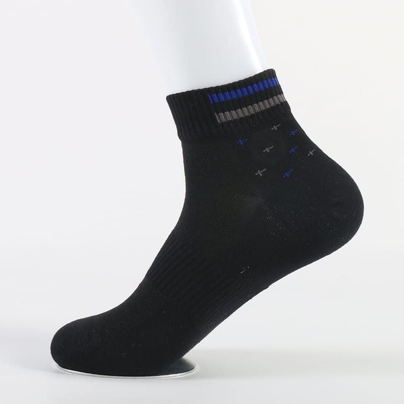 Main respirante de belle qualité reliant les chaussettes pour hommes prêtes à la mode