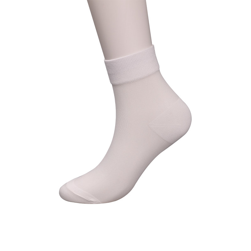 Chaussettes pour femmes en coton et soie en nylon transparent à la mode Chaussettes pour femmes en soie transparente en nylon superfin Chaussettes pour femmes en soie cristal WSD1946