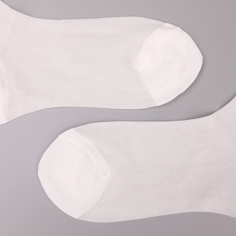 Chaussettes pour femmes en coton et soie en nylon transparent à la mode Chaussettes pour femmes en soie transparente en nylon superfin Chaussettes pour femmes en soie cristal WSD1946