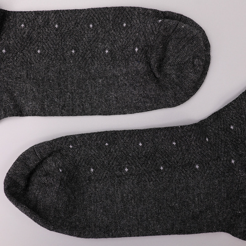 Nylon de soie filé doux enveloppé d'ammoniac, chaussettes jacquard à petits points invisibles en forme de diamant cousues à la main pour hommes épais d'hiver WSD2851