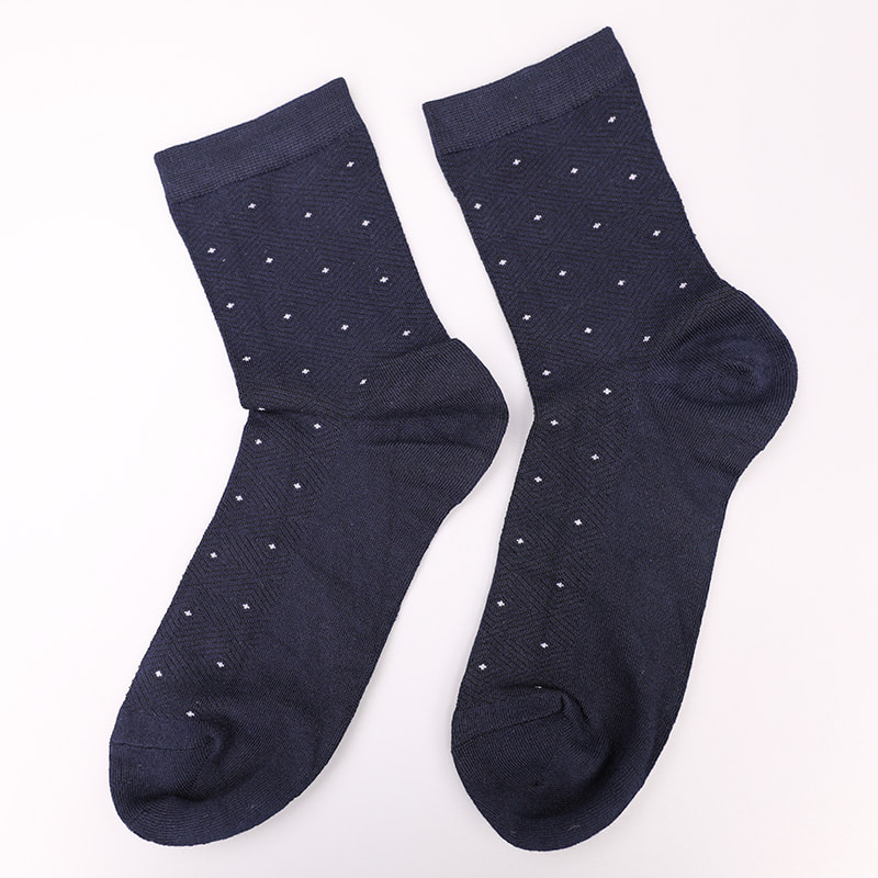 Nylon de soie filé doux enveloppé d'ammoniac, chaussettes jacquard à petits points invisibles en forme de diamant cousues à la main pour hommes épais d'hiver WSD2851
