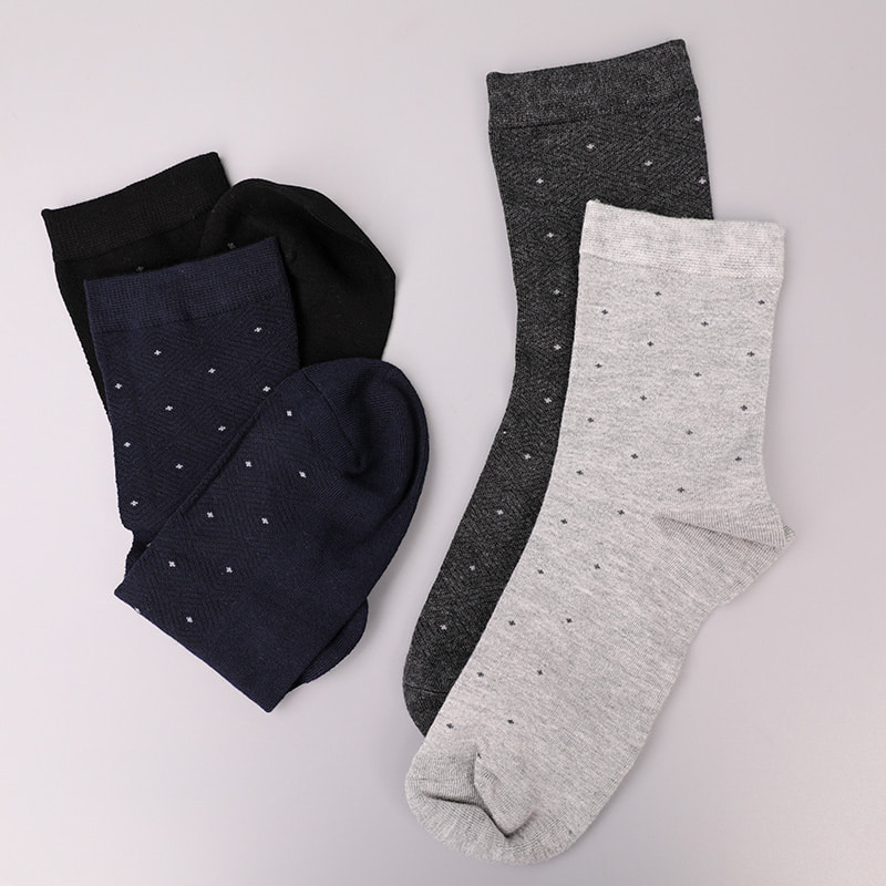 Nylon de soie filé doux enveloppé d'ammoniac, chaussettes jacquard à petits points invisibles en forme de diamant cousues à la main pour hommes épais d'hiver WSD2851