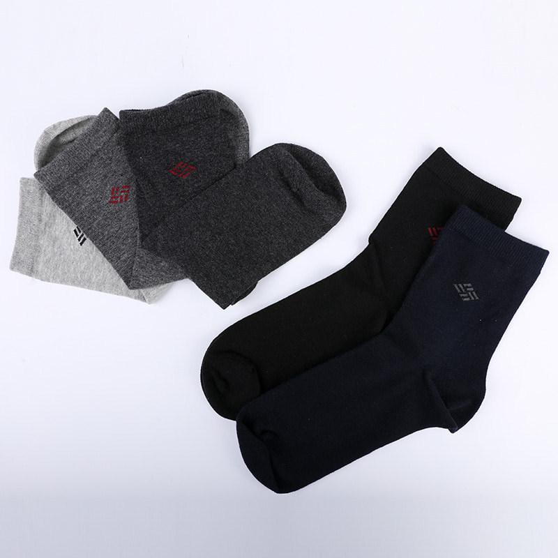 Chaussettes en coton peigné enveloppé d'ammoniaque 98% fil de coton petit jacquard cousu à la main chaussettes pour hommes d'automne et d'hiver WSD2581