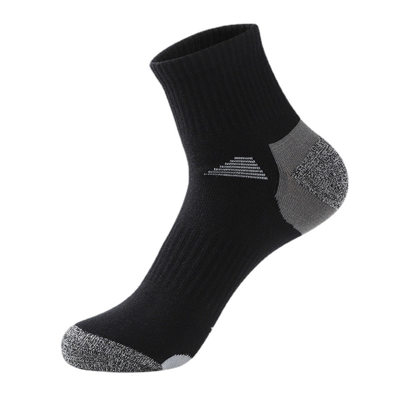 Le logo de sport de fabricant conçoit des chaussettes de course élégantes en coton pour hommes athlétiques avec logo