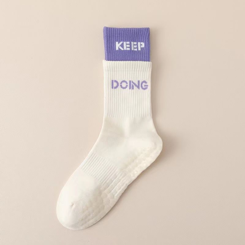 Chaussettes de yoga antidérapantes avec logo personnalisé nervuré design sportif