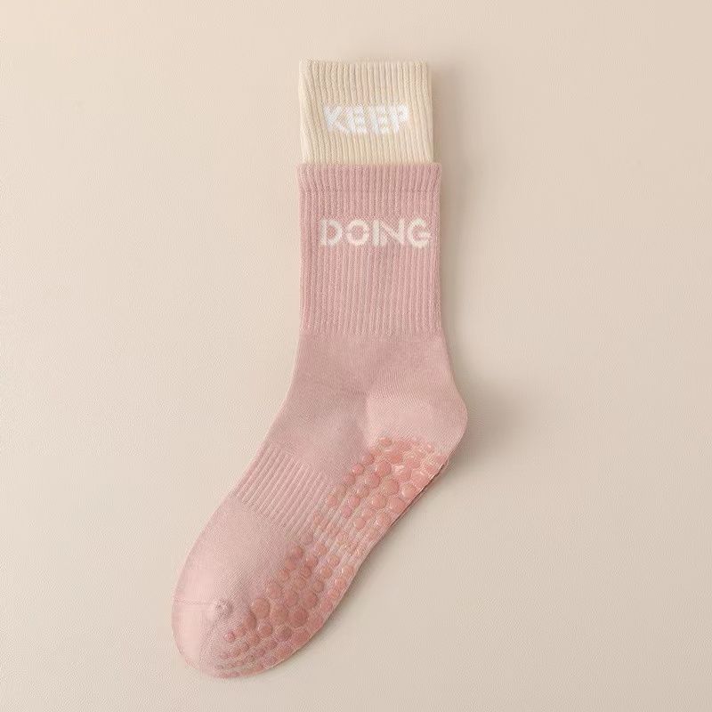 Chaussettes de yoga antidérapantes avec logo personnalisé nervuré design sportif